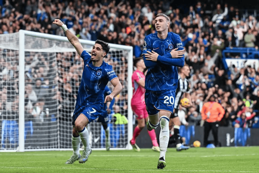 包含纽卡斯尔晋级英格兰联赛杯第三轮的词条