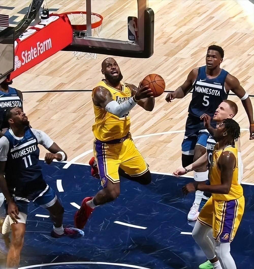 湖人逆转活塞,喜获一场胜利 湖人逆转活塞,喜获一场胜利