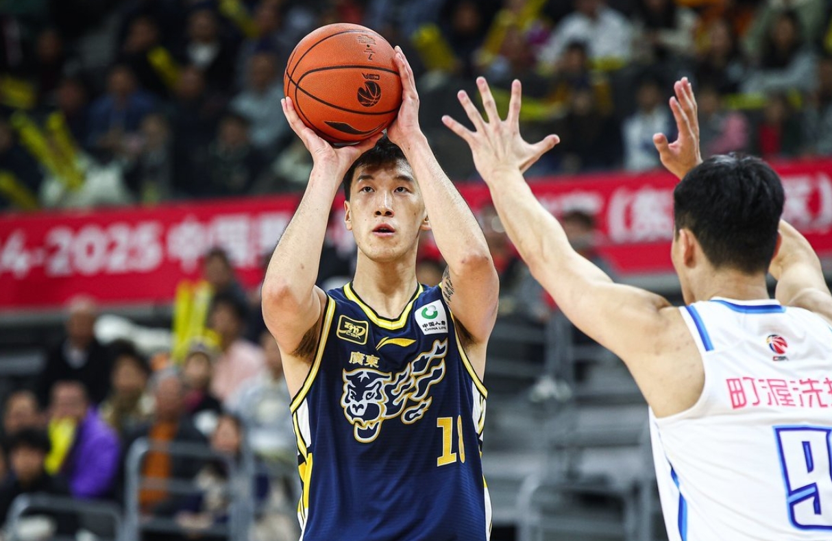 广东队主场大胜江苏，保持不败战绩