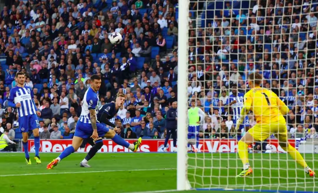 包含曼联客场胜布莱顿,取得重要胜利的词条 包含曼联客场胜布莱顿,取得重要胜利的词条