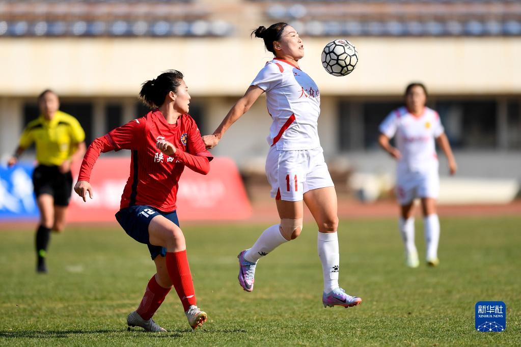 体育赛事：女子比赛卓越表现令人惊叹