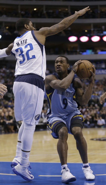 九游VIP-彪悍对决：小牛迎战灰熊，强者将脱颖而出