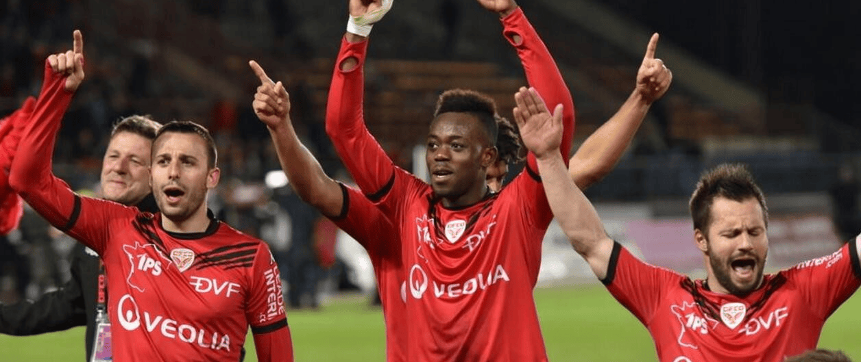 尼姆主场逆转梅斯，保持不败