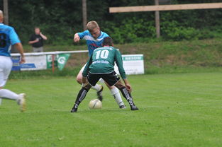 九游VIP-恩菲尔德后防联动升级，力求限制对方攻势