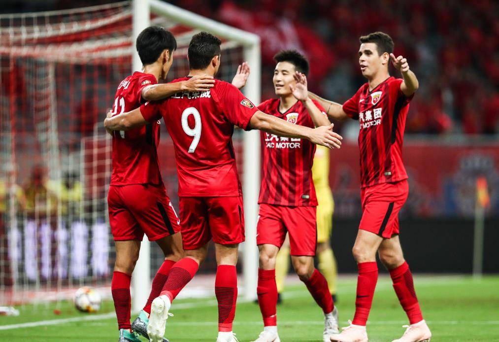 上海上港豪取连胜，夺回领先位置