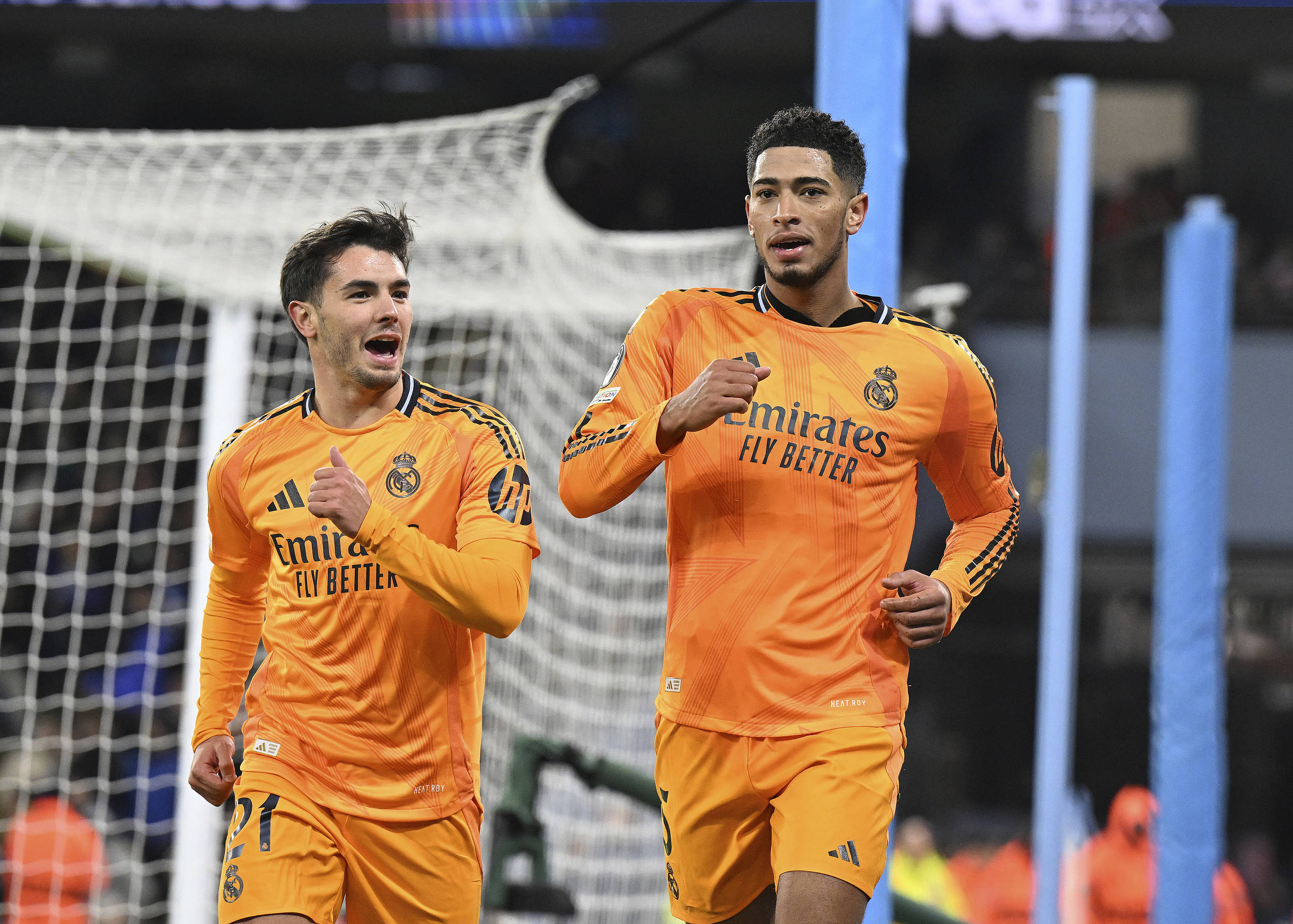 九游app下载-包含欧预赛巨星风采各异，助阵比赛场上的词条