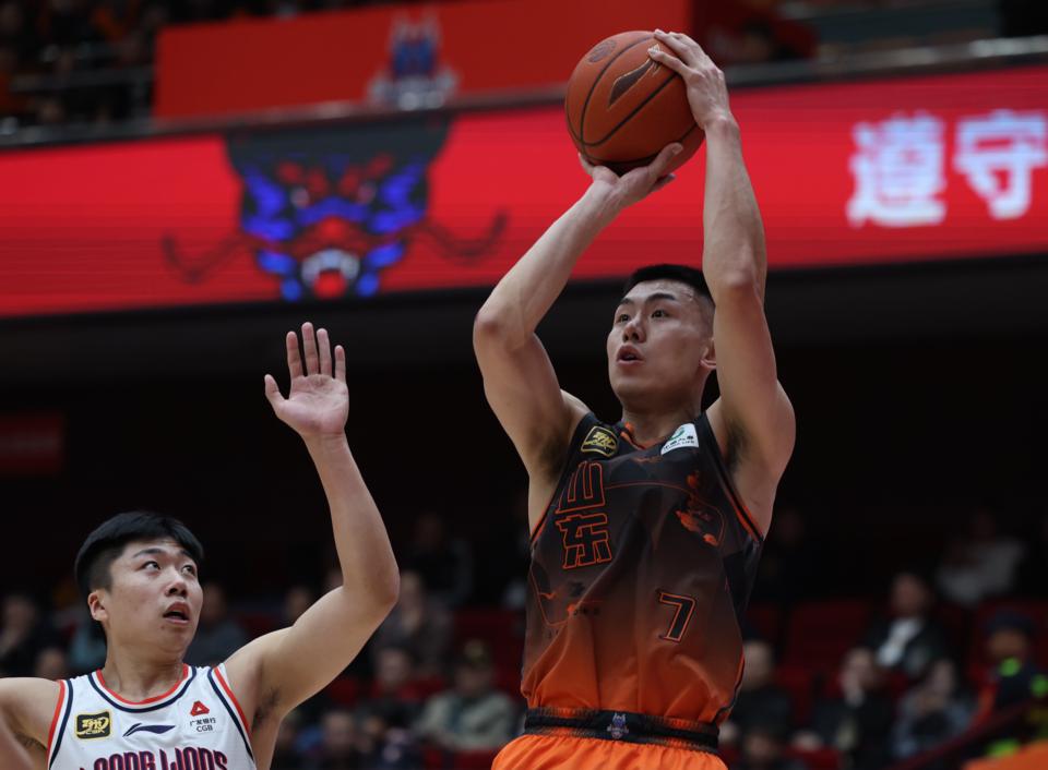 九游体育平台-山东男篮大比分获胜，取得连胜