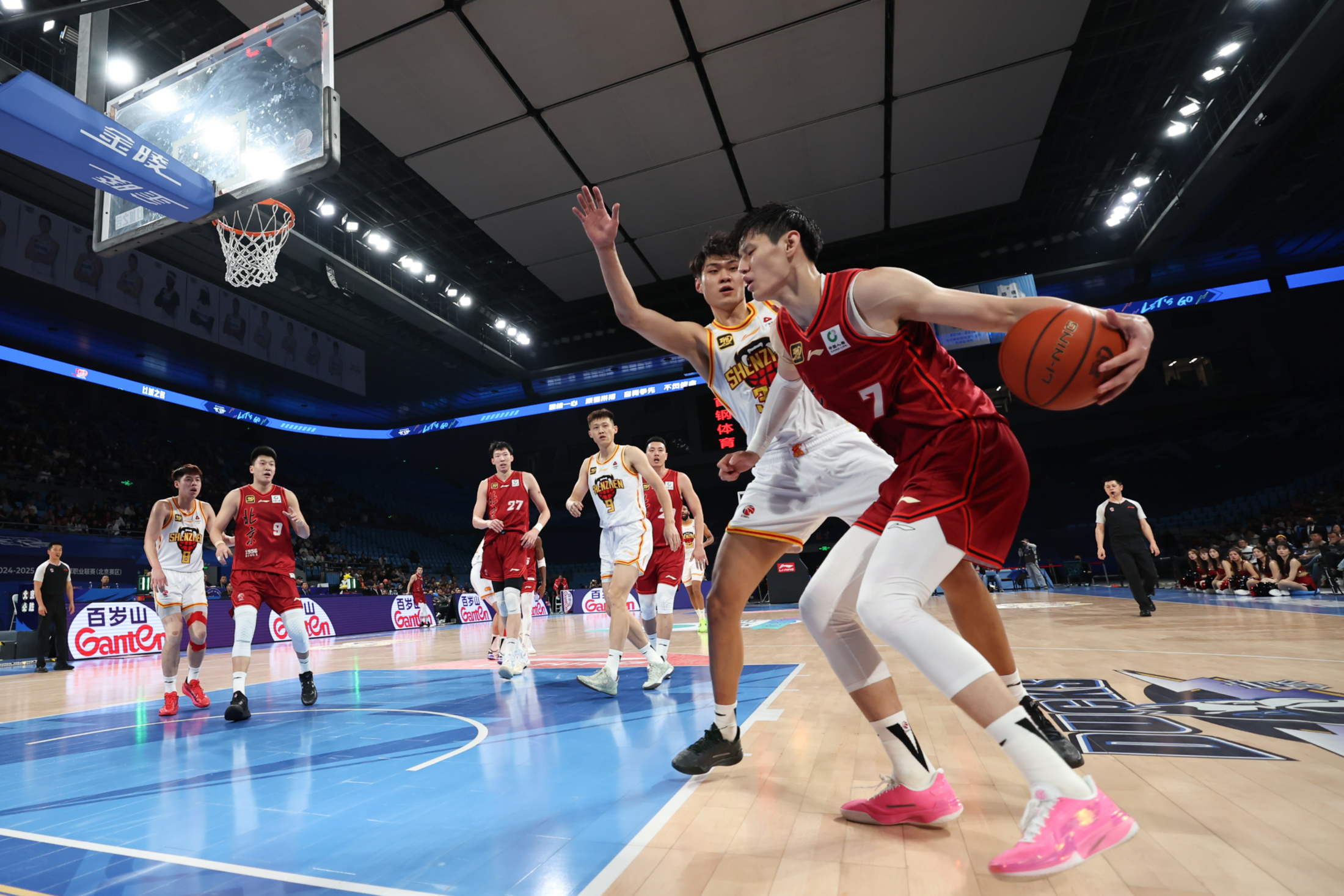 北京队成功挺进决赛,期待夺取冠军 北京队成功挺进决赛,期待夺取冠军