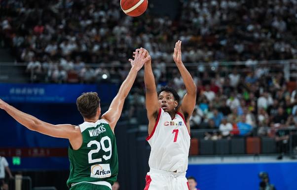 九游体育平台-西亚篮球球员在比赛中立下汗马功劳,圆满完成任务