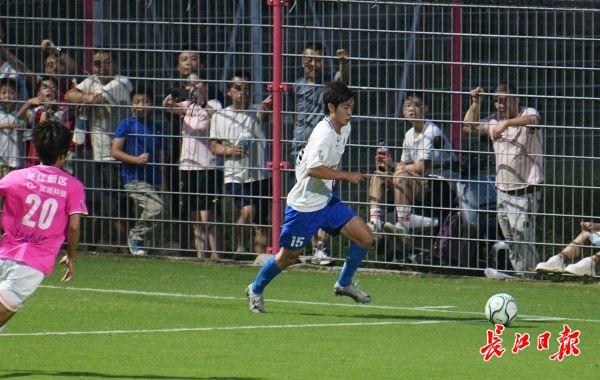 包含球场内外的战斗让人热血沸腾!的词条 包含球场内外的战斗让人热血沸腾!的词条