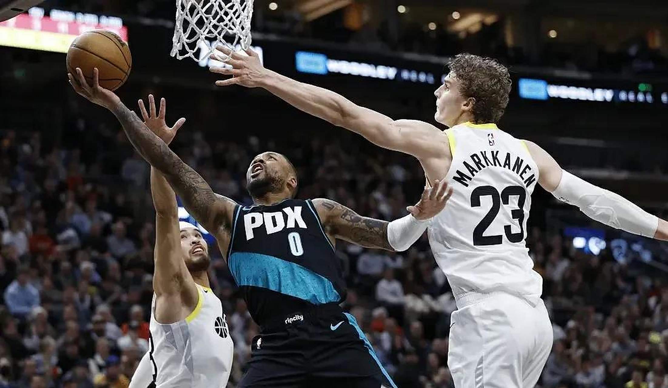 九游游戏-拓荒者力克灰熊,利拉德高效砍分