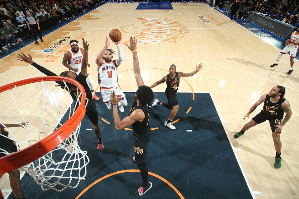 9you娱乐-尼克斯队战胜魔术,球队迎来胜利