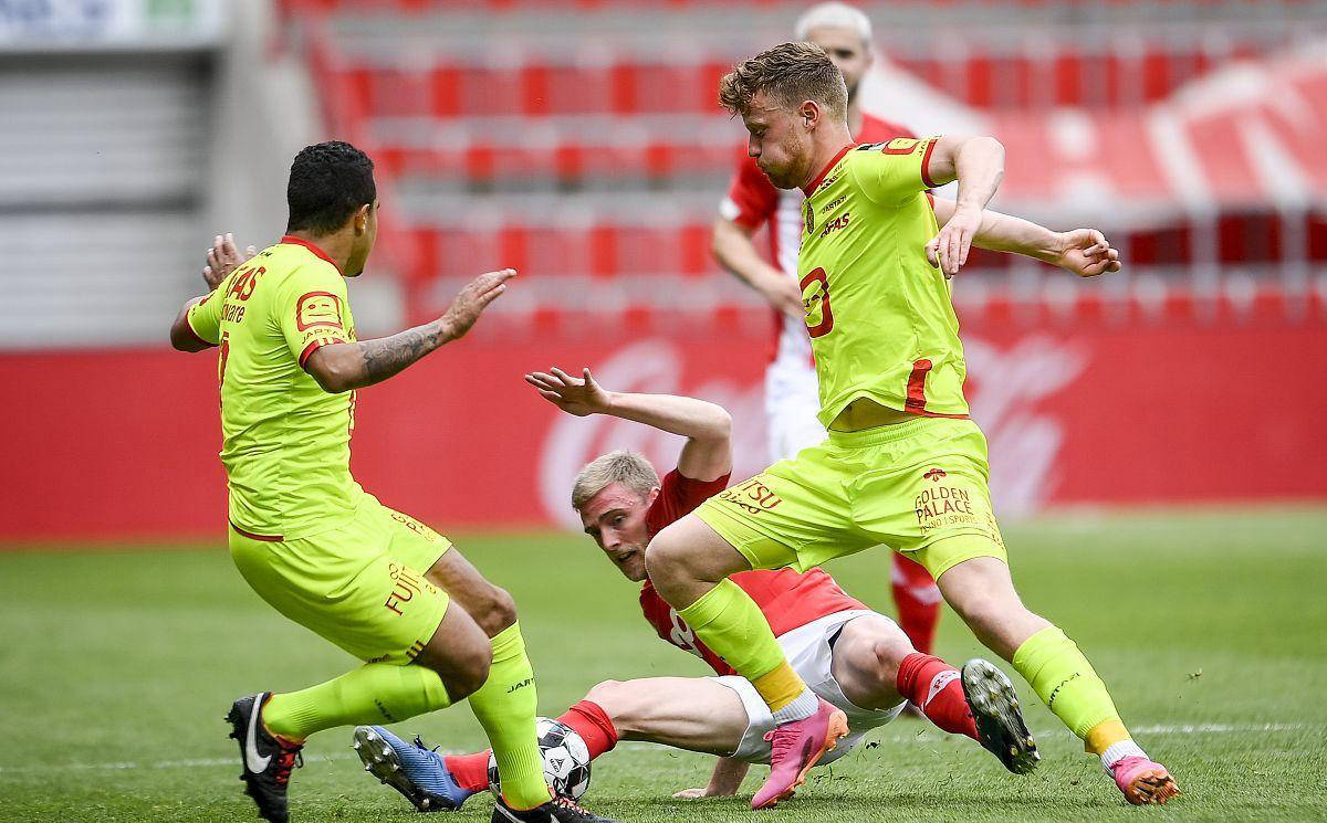 马德里竞技客场击败赫塔菲,取得胜利 马德里竞技客场击败赫塔菲,取得胜利