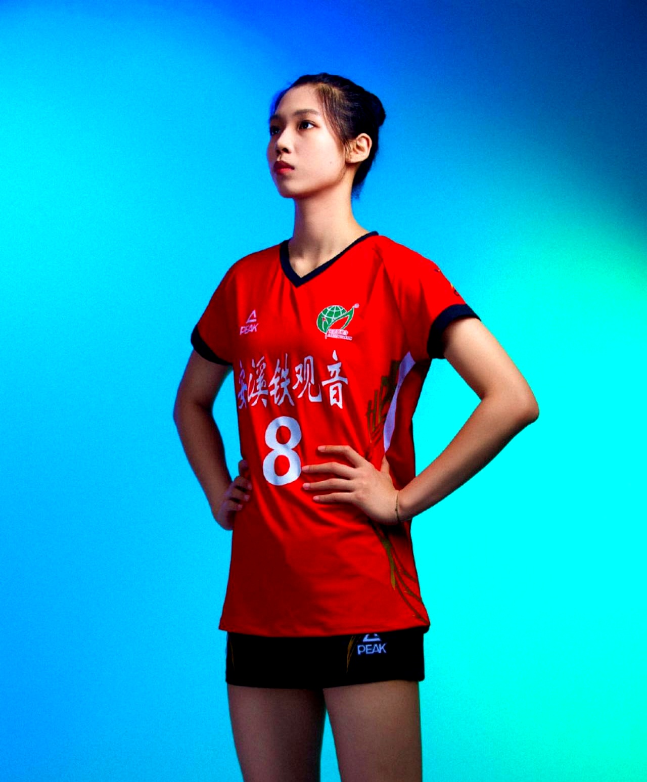 明星球员在联赛中表现出色，广受好评