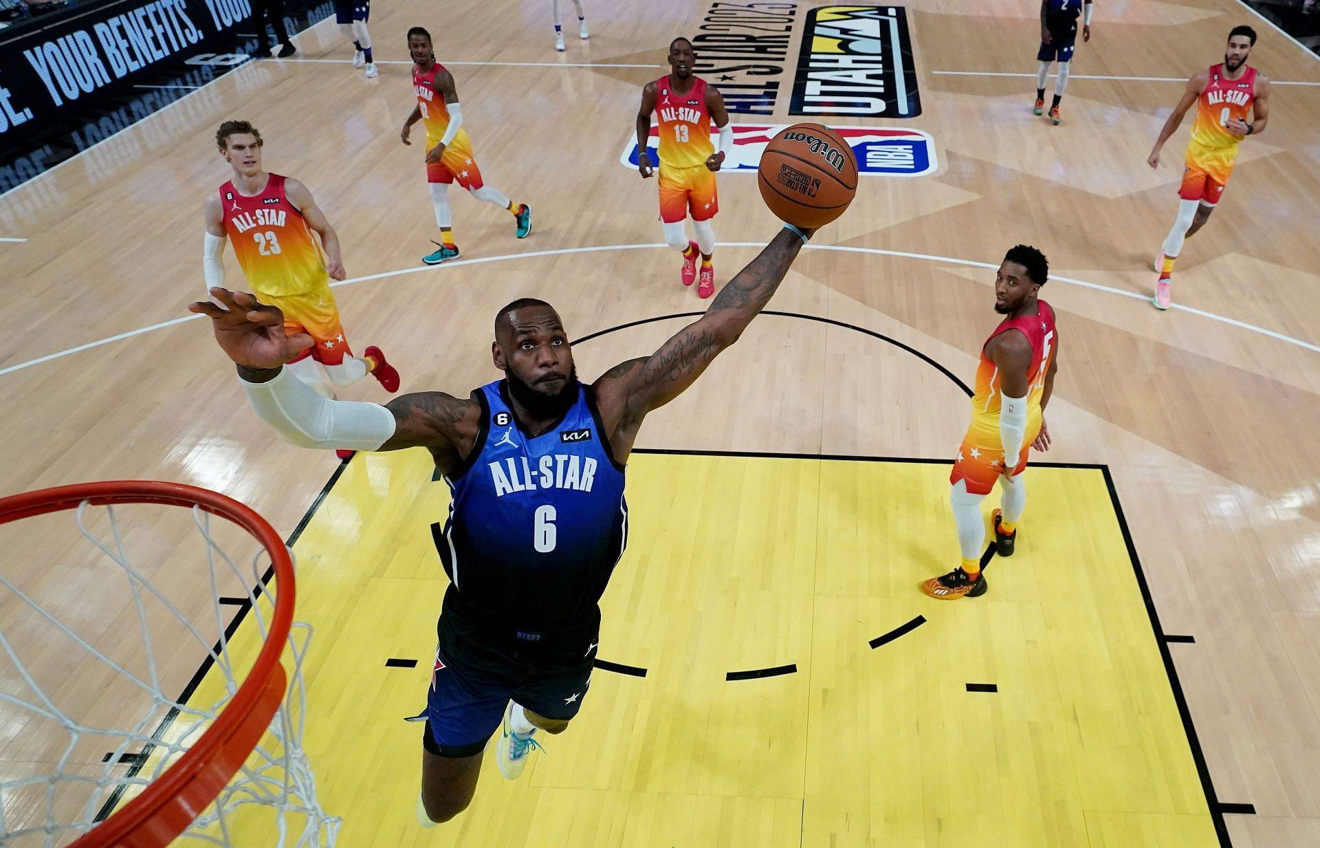 九游官网-精彩瞬间回放：全明星球员对决引人入胜