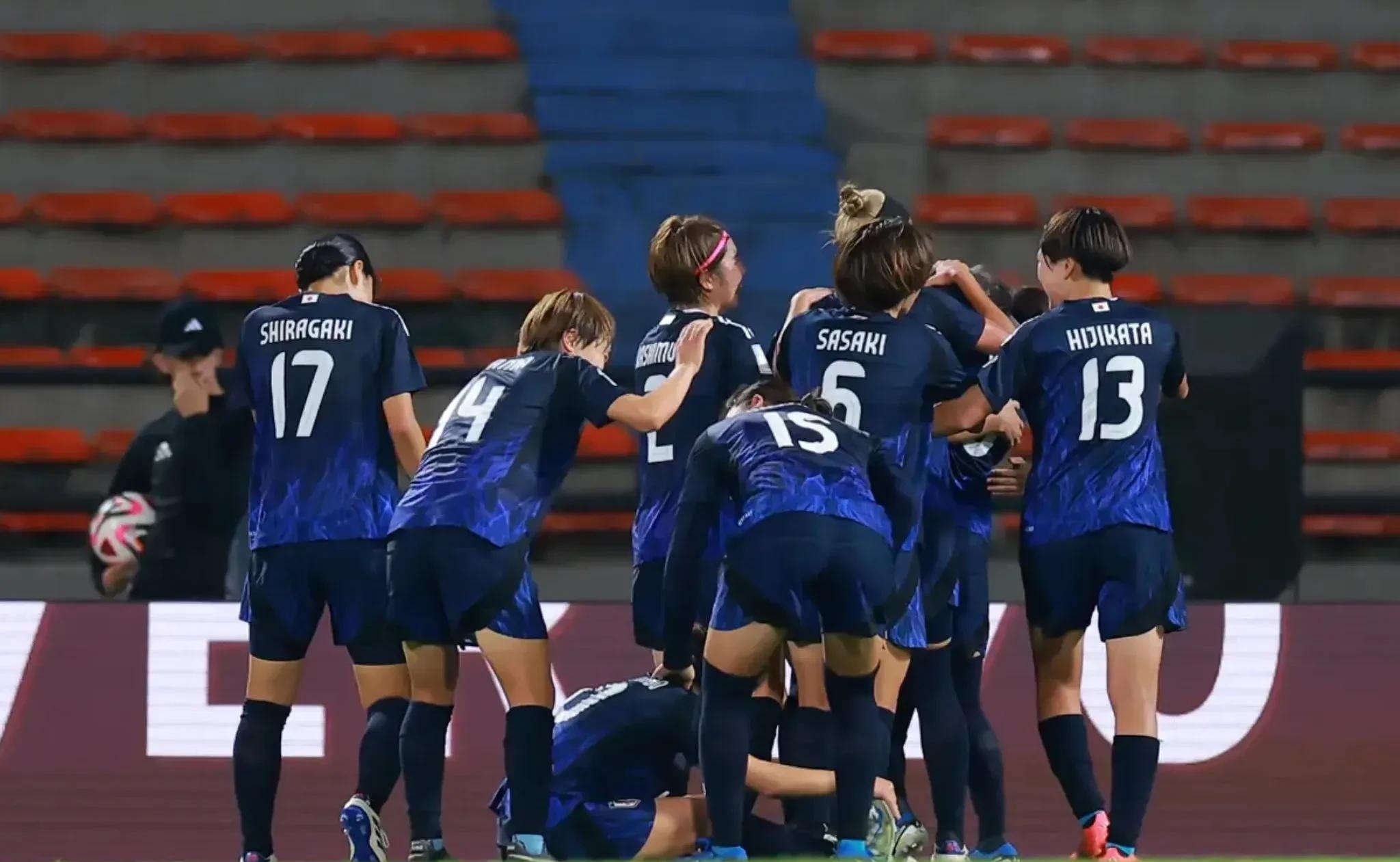 日本队碾压韩国队，陈雨菲点燃赛场