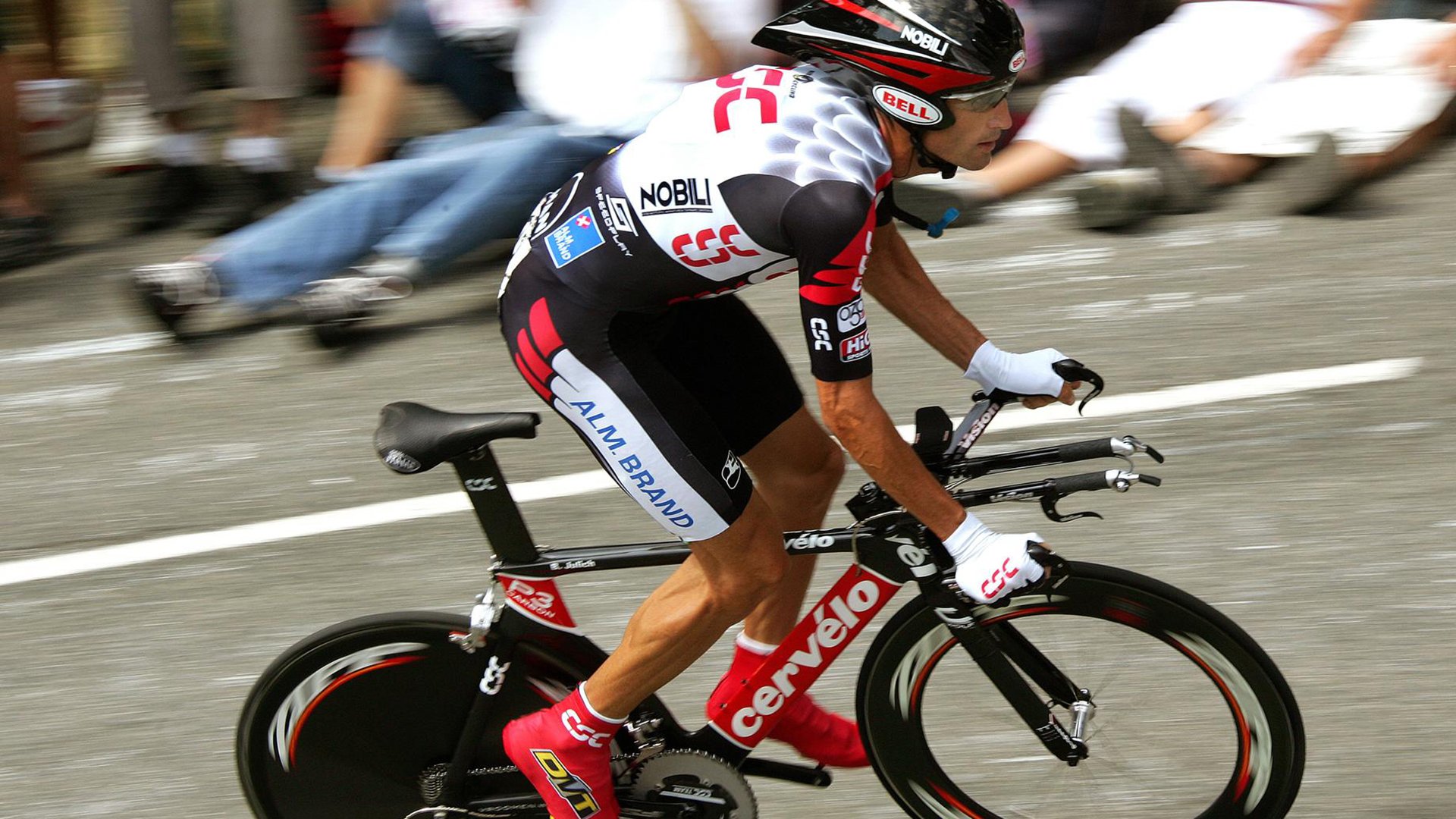 绿茵场绝杀与羽球场孤勇，扛起全队，是一种怎样的存在？